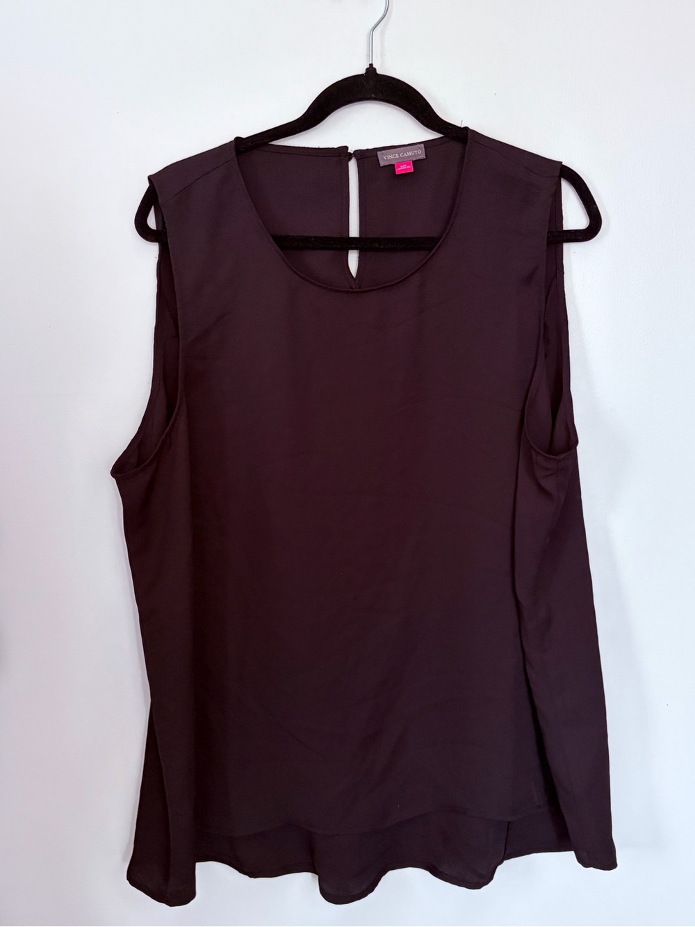 Vince Camuto Sleeveless Keyhole Top -2XL